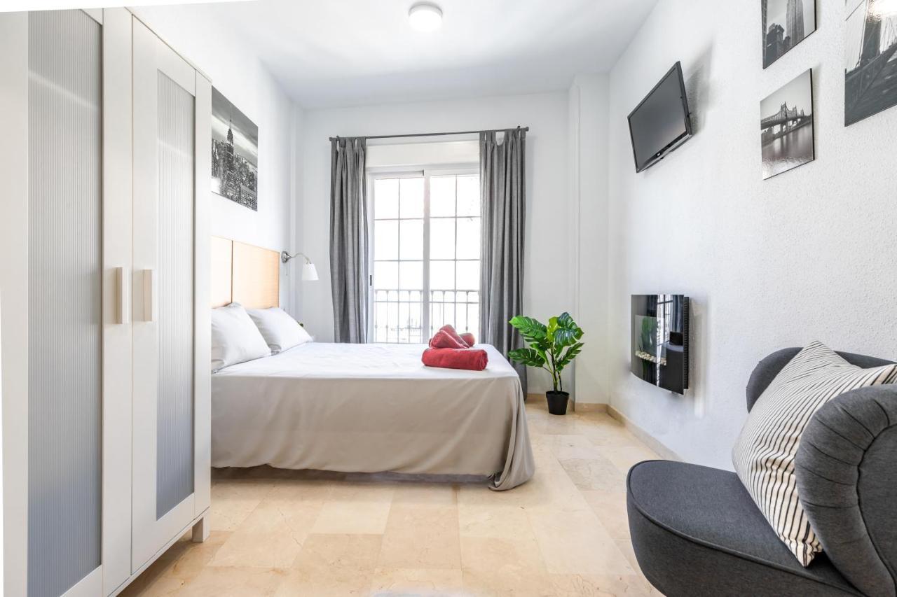דירות מאלגה Private Rooftop & Elegant Studio - Center By Rems מראה חיצוני תמונה